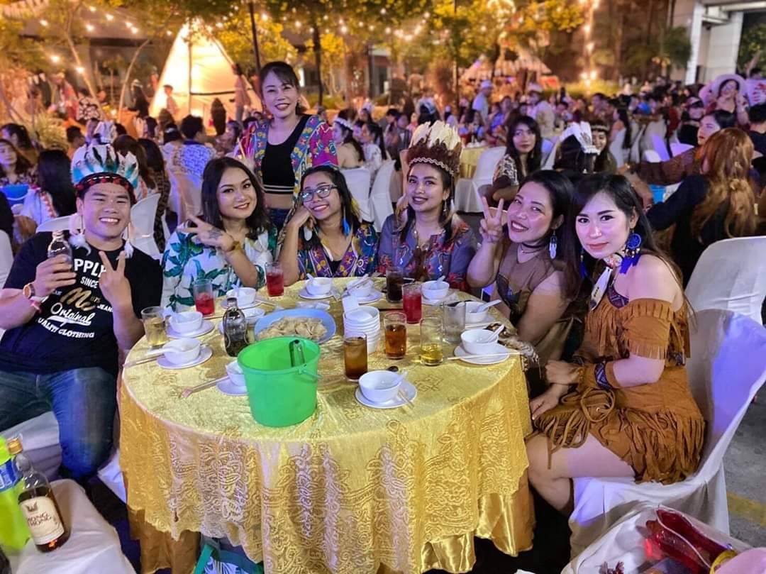 จัดงานเลี้ยงบริษัท